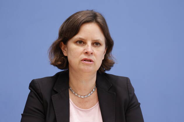 Staatssekretärin Juliane Seifert, BMI, Deutschland, Berlin, Bundespressekonferenz, Thema: Ergebnisse des SVR-Integrationsbarometers 2022