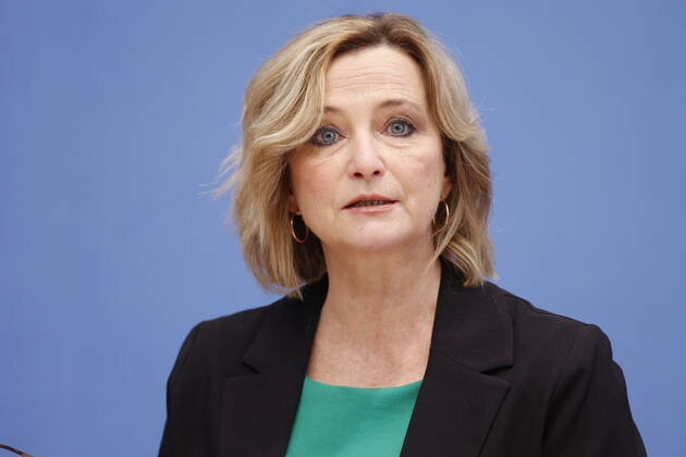 Prof. Dr. Petra Bendel, Vorsitzende des Sachverständigenrat für Integration und Migration (SVR) , Deutschland, Berlin, Bundespressekonferenz, Thema: Ergebnisse des SVR-Integrationsbarometers 2022