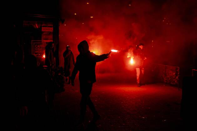 ROTTERDAM - Moroccan football supporters after the semi-final match between Morocco and France at the World Cup in Qatar. ANP JEFFREY GROENEWEG netherlands out - belgium out