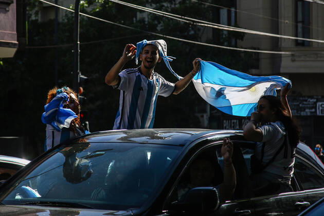 December 18, 2022, Buenos Aires, Argentina: Argentina fans celebrate their championship in the World Cup Qatar 2022. Buenos Aires Argentina - ZUMAs197 20221218_zaa_s197_265 Copyright: xRobertoxTuerox