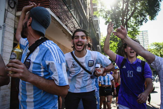 December 18, 2022, Buenos Aires, Argentina: Argentina fans celebrate their championship in the World Cup Qatar 2022. Buenos Aires Argentina - ZUMAs197 20221218_zaa_s197_268 Copyright: xRobertoxTuerox