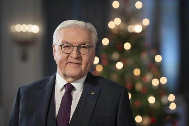 Bilder des Jahres 2022, News 12 Dezember News Themen der Woche KW51 News Bilder des Tages Weihnachtsansprache 2022 - Bundespräsident Frank-Walter Steinmeier in Schloss Bellevue SPEERFRIST FÜR REDAKTIONELLE VERWENDUNG = 24.12.2022, 00:00 Uhr ;SPEERFRIST 24.12.22, 00:00 Uhr Weihnachtsansprache 2022 - Bundespräsident Frank-Walter Steinmeier in Schloss Bellevue SPEERFRIST FÜR REDAKTIONELLE VERWENDUNG = 24.12.2022, 00:00 Uhr , Berlin Berlin Deutschland Schloss Bellevue