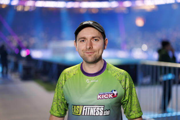 Twitch-Streamer Adam Wolke (Skyline TV) beim Joyn Live-Event Fußballtunier Der große Kick in der Lanxess-Arena. Köln, 29.12.2022 NRW Deutschland Copyright: xChristophxHardtx