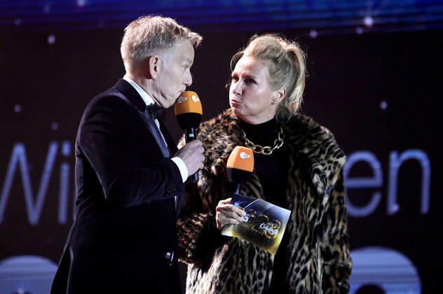 Johannes B. Kerner und Andrea Kiewel in der Silvestershow Celebrate at the Gate - Willkommen 2023 am Brandenburger Tor. Berlin, 31.12.2022