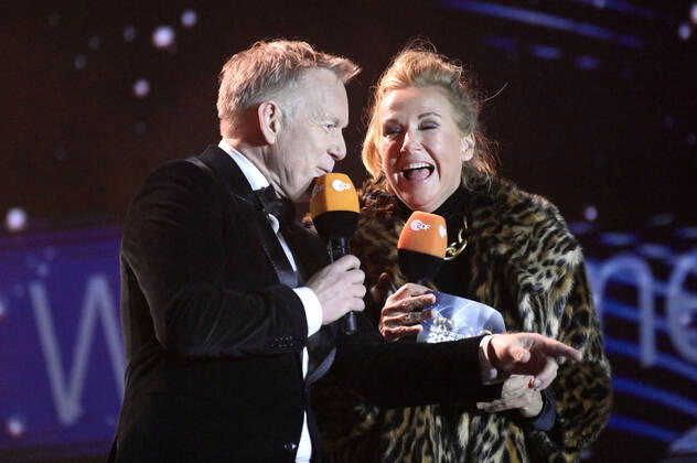 Johannes B. Kerner und Andrea Kiewel in der Silvestershow Celebrate at the Gate - Willkommen 2023 am Brandenburger Tor. Berlin, 31.12.2022