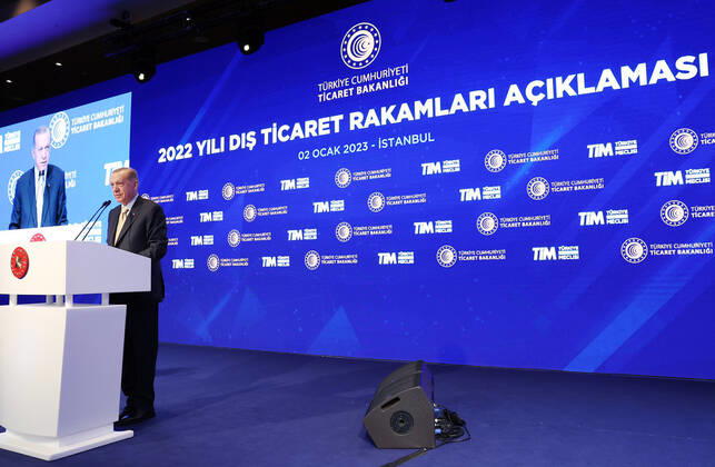 Türkei, Recep Tayyip Erdogan präsentiert Außenhandelszahlen für 2022 in Ankara Turkish President Recep Tayyip Erdogan participates in the Announcement of Foreign Trade Figures for the Year 2022 program in Ankara Turkish President Recep Tayyip Erdogan participates in the Announcement of Foreign Trade Figures for the Year 2022 program in Ankara on January 2, 2023. Photo by Turkish presidency apaimages Ankara Ankara Turkey 020123_ANKARA_TPO_00 (1) Copyright: xapaimagesxTurkishxpresidencyx xapaimagesx