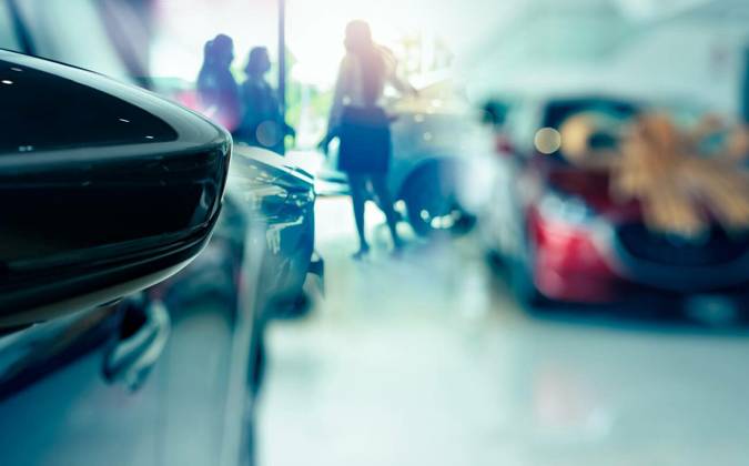  Selective side mirror car on blur saleswoman and customer in modern luxury showroom. Car dealership office concept. Dealer agent business. Automobile leasing service. Dealer company. New car purchase., Selective side mirror car on blur saleswoman and customer in modern luxury showroom. Car dealership office concept. Dealer agent business. Automobile leasing service. Dealer company. New car purchase., Selective side mirror car on blur saleswoman and customer in modern luxury showroom. Car dealership office concept. Dealer agent business. Automobile leasing service. Dealer company. New car purchase., 13.09.2022, Copyright: xFahronix Panthermedia31843024.jpg