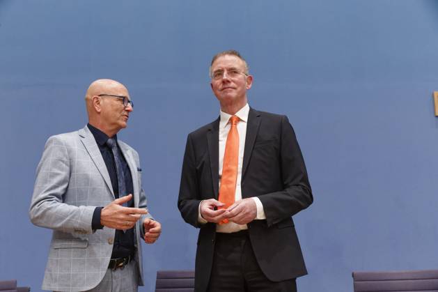 Städte- und Gemeindebund blickt auf 2023 2023-01-04, Deutschland, Berlin - Bundespressekonferenz: Der Deutsche Städte- und Gemeindebund (DStGB) blickt auf das Jahr 2022 zurück und gibt einen Ausblick auf 2023. Im Bild l. Uwe Brandl, Präsident des DStGB und Erster Bürgermeister der Stadt Abensberg, und Dr. Gerd Landsberg, Geschäftsführendes Präsidialmitglied des DStGB.