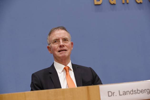 Städte- und Gemeindebund blickt auf 2023 2023-01-04, Deutschland, Berlin - Bundespressekonferenz: Der Deutsche Städte- und Gemeindebund (DStGB) blickt auf das Jahr 2022 zurück und gibt einen Ausblick auf 2023. Im Bild Dr. Gerd Landsberg, Geschäftsführendes Präsidialmitglied des DStGB.