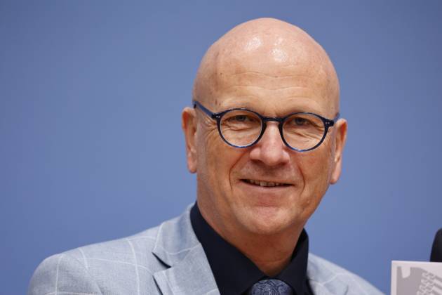 Uwe Brandl, Präsident und Erster Bürgermeister der Stadt Abensberg, Deutschland, Berlin, Bundespressekonferenz, Thema: Rückblick 2022 Ausblick 2023 des Deutschen Städte- und Gemeindebundes (DStGB)
