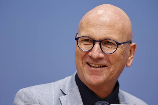 Uwe Brandl, Präsident und Erster Bürgermeister der Stadt Abensberg, Deutschland, Berlin, Bundespressekonferenz, Thema: Rückblick 2022 Ausblick 2023 des Deutschen Städte- und Gemeindebundes (DStGB)