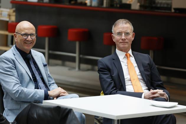 Uwe Brandl, Präsident und Erster Bürgermeister der Stadt Abensberg, Dr. Gerd Landsberg, Geschäftsführendes Präsidialmitglied, Deutschland, Berlin, Bundespressekonferenz, Thema: Rückblick 2022 Ausblick 2023 des Deutschen Städte- und Gemeindebundes (DStGB)