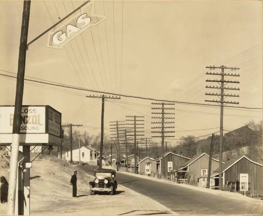 RECORD DATE NOT STATED Roadside View, Alabama Coal Area Company Town. Walker Evans (American, 1903 - 1975) Copyright: xpiemagsx gb51979 !ACHTUNG AUFNAHMEDATUM GESCHÄTZT!