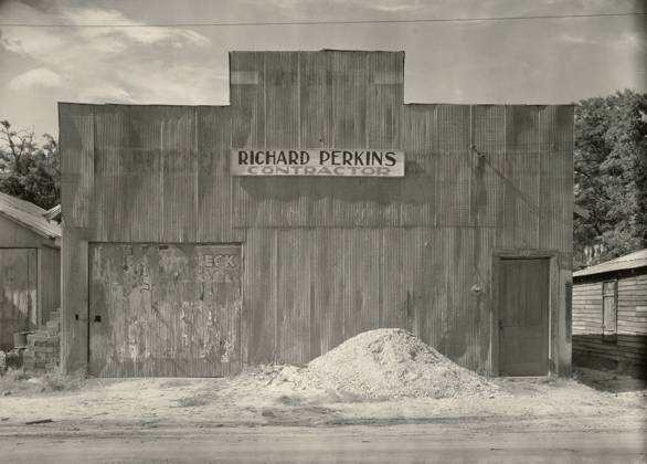 RECORD DATE NOT STATED Corrugated Tin Facade Tin Building, Moundville, Alabama. Walker Evans (American, 1903 - 1975) Copyright: xpiemagsx gb58539 !ACHTUNG AUFNAHMEDATUM GESCHÄTZT!