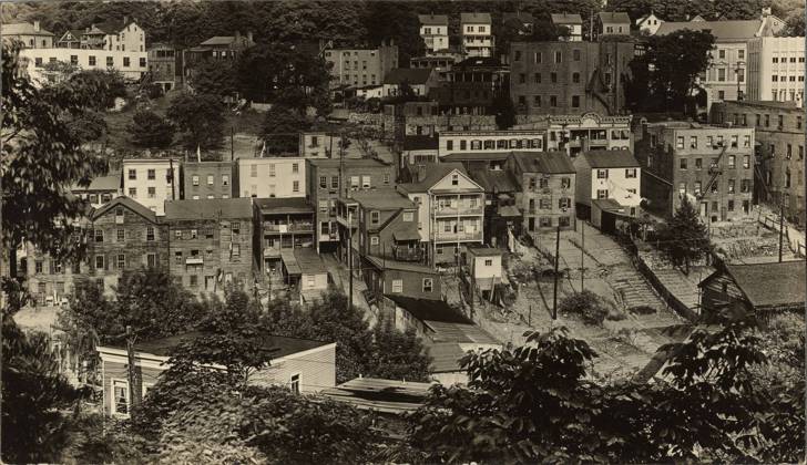RECORD DATE NOT STATED View of Ossining, N.Y.. Walker Evans (American, 1903 - 1975) Copyright: xpiemagsx gb62549 !ACHTUNG AUFNAHMEDATUM GESCHÄTZT!