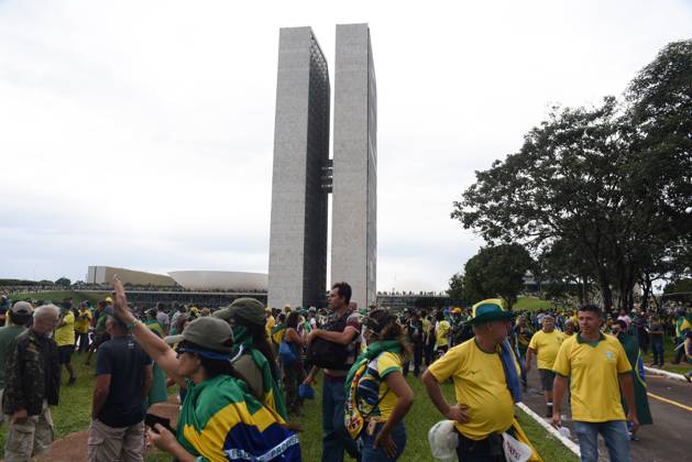 BRASÍLIA, DF - 08.01.2023: TERRORISMO ANTIDEMOCRÁTICO EM BRASÍLIA - Photo, terrorists in the National Congress. This Sunday (8) terrorist Bolsonarists generate chaos in Brasilia in an attempted coup with the invasion of the STF, National Congress and the Planalto Palace. x2317301x  TonxMolina