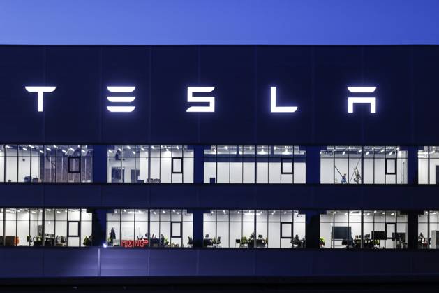 Tesla Giga Factory Gruenheide, 13.01.2023 - Batteriefabrik des US Elektroautobauers Tesla am Tesla Werksgelaende. Nach Preissenkungen in Asien reduziert der US-Autobauer Tesla auch in Europa die Preise fuer seine Elektro Fahrzeuge. Gruenheide Brandenburg Deutschland