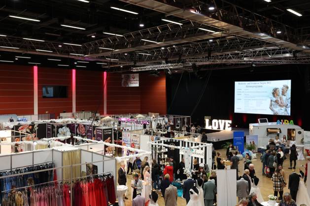 Impressionen der Hochzeits und Festmesse 2023 in der Siegerlandhalle Messe zum Thema Hochzeit und Fest am 14.01.2023 in Siegen Deutschland. Nur Redaktionelle Nutzung