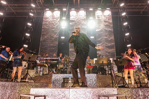 Entertainment Bilder des Tages Jan Böhmermann und das Rundfunk-Tanzorchester Ehrenfeld Copyright: RolandxMagunia