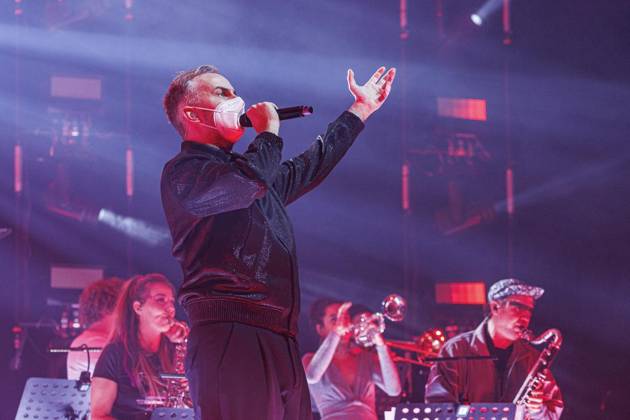 Jan Böhmermann und das Rundfunk-Tanzorchester Ehrenfeld Copyright: RolandxMagunia