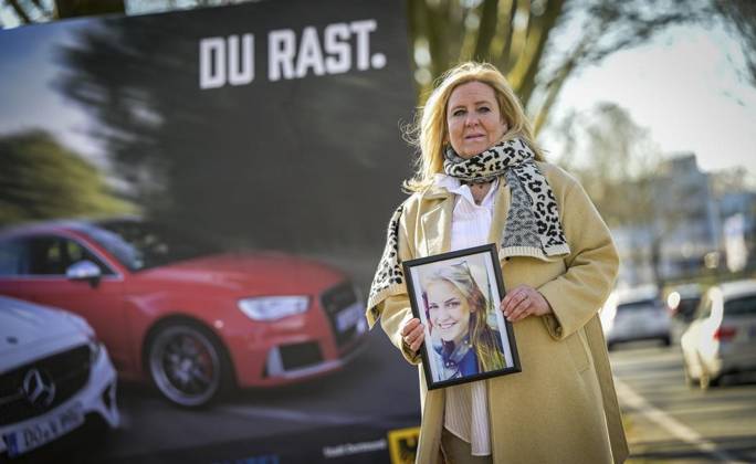 Plakate gegen Raser in Dortmund. Copyright: RalfxRottmann