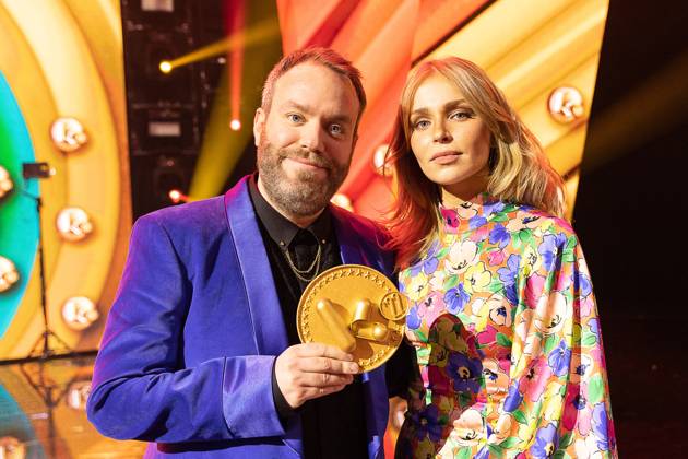 Comedian Jens Dendoncker and television presenter Julie Van den Steen pictured during the Gala van de Gouden K s award show, organized by Flemish children s television channel Ketnet, Saturday 21 January 2023 in Brussels.  JAMESxARTHURxGEKIERE 58608548