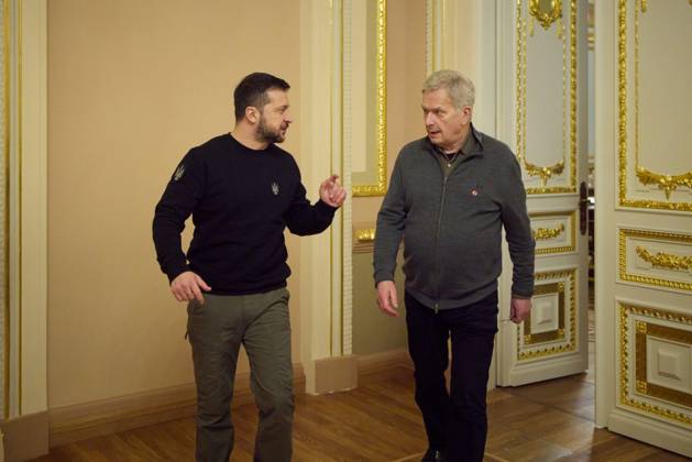 Ukraine-Krieg, Jahrestag der Invasion, Persönlichkeiten besuchen die Ukraine, Archivbilder News Bilder des Tages Ukraine s President Volodymyr Zelensky meets with President of Finland Sauli Niinisto in the Ukrainian capital Kyiv Ukraine s President Volodymyr Zelensky meets with President of Finland Sauli Niinisto in the Ukrainian capital Kyiv on January 24, 2023. Photo by PRESIDENT OF UKRAINE OFFICE apaimages Kyiv Kyiv Ukraine 240123_Kyiv_UPO_00 (8) Copyright: xapaimagesxPRESIDENTxOFxUKRAINExOFFICEx xapaimagesx