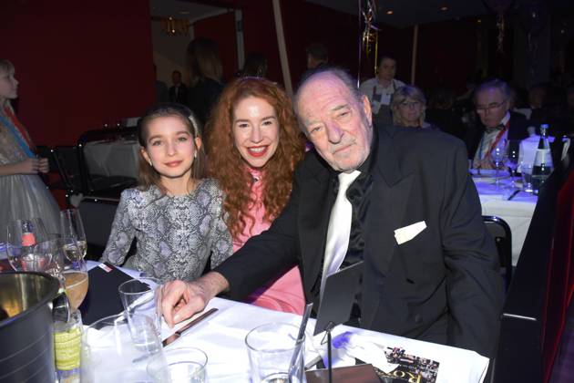 Tochter Rubby Laura Ralph Siegel Komponkist Muenchen 28.01.2023 Deutsches Theater Narrhalla Soiree Verleihung des Karl Valentinsorden Muenchen