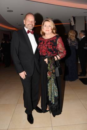 Uwe Erhardt Saenger Musiker Angela Wiedl Saengerin Muenchen 28.01.2023 Deutsches Theater Narrhalla Soiree Verleihung des Karl Valentinsorden Muenchen