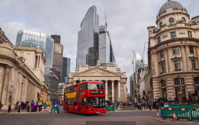 February 2, 2023, London, United Kingdom: A general view of the Royal Exchange and the Bank of England as it raises UK interest rates to 4% London United Kingdom - ZUMAs197 20230202_zab_s197_048 Copyright: xVukxValcicx