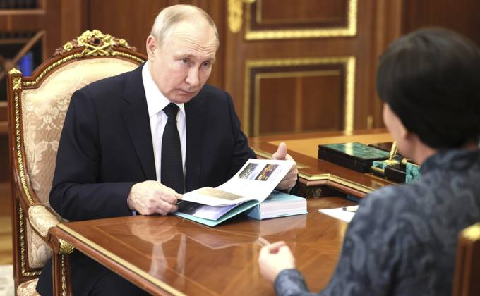 February 9, 2023, Moscow, Moscow Oblast, Russia: Russian President Vladimir Putin holds a face-to-face meeting with ASI Director General Svetlana Chupsheva at the Kremlin, February 9, 2023 in Moscow, Russia. Moscow Russia - ZUMAp138 20230209_zaa_p138_086 Copyright: xMikhailxMetzel KremlinxPoolx