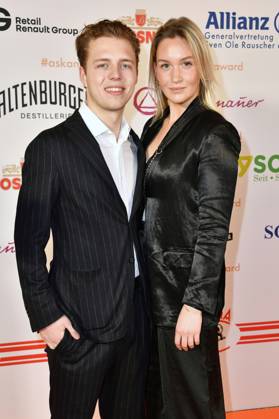 Joel Beckenbauer mit Freundin Jessica Martl bei der Verleihung des Askania Award 2023 im Capital Club im Hilton Hotel. Berlin, 14.02.2023
