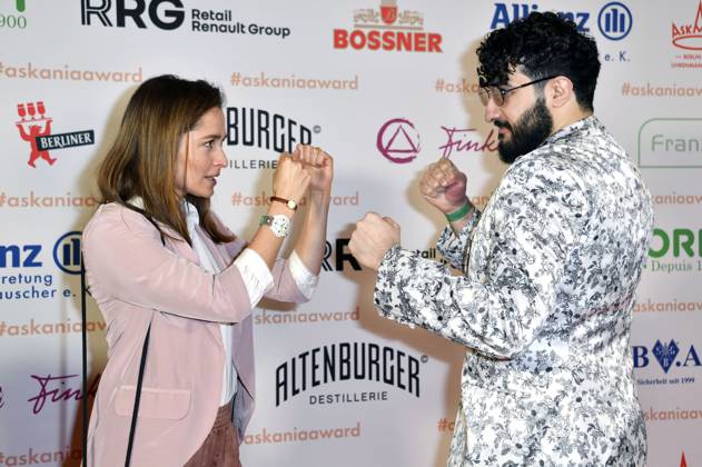 Sarah Alles und Mohamed Chahrour bei der Verleihung des Askania Award 2023 im Capital Club im Hilton Hotel. Berlin, 14.02.2023