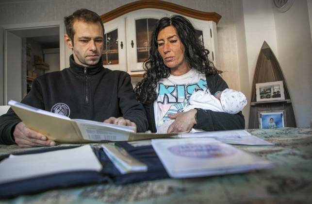 Rosa Maria Protzek und Michael Podschadly beklagen sich nach der Geburt ihres Sohnes darüber, was am Marienhospital in Bottrop passiert ist Copyright: ThomasxGödde