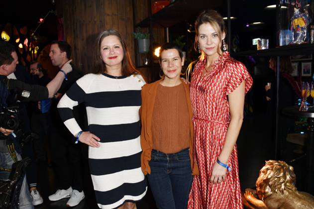 Josephine Schmidt, Anne Düe und Jessica Ginkel bei der Verleihung des Blaue Blume Award 2023 im The Reed. Berlin, 15.02.2023