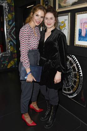 Nina Gnädig und Lou Strenger bei der Verleihung des Blaue Blume Award 2023 im The Reed. Berlin, 15.02.2023