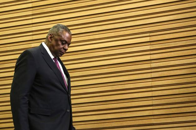 February 15, 2023, Brussels, Brussels Capital Region, Belgium: US Defense Secretary Lloyd Austin arrives at a press conference following a meeting of NATO Defence ministers at the NATO headquarters in Brussels, Belgium, February 15, 2023. Brussels Belgium - ZUMAm177 20230215_zip_m177_014 Copyright: xValeriaxMongellix