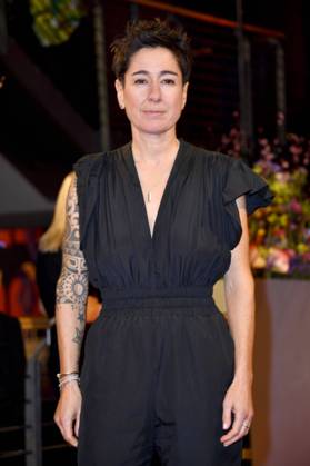 Dunja Hayali bei der Festivaleröffnung und der Premiere des Kinofilms She Came to Me auf der Berlinale 2023 73. Internationale Filmfestspiele Berlin im Berlinale Palast. Berlin, 16.02.2023