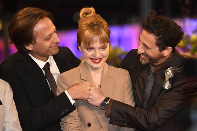 Bilder des Jahres 2023, Entertainment 02 Februar Entertainment Themen der Woche KW07 John Trengove, Odessa Young und Adrien Brody bei der Premiere des Kinofilms Manodrome auf der Berlinale 2023 73. Internationale Filmfestspiele Berlin im Berlinale Palast. Berlin, 18.02.2023