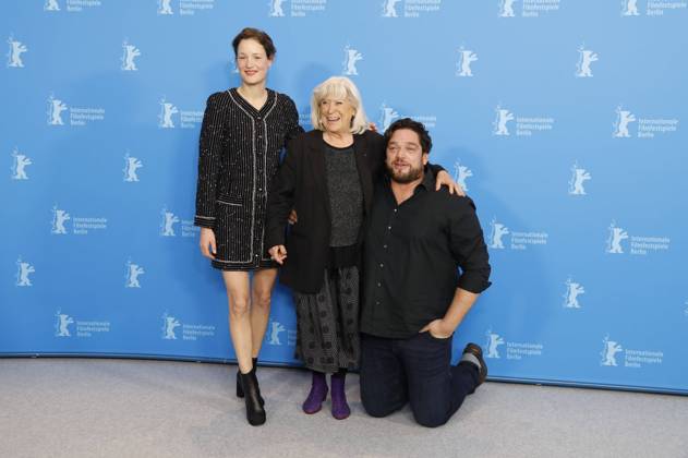 Bilder des Jahres 2023, Entertainment 02 Februar Entertainment Themen der Woche KW07 Vicky Krieps, Margarethe von Trotta und Ronald Zehrfeld beim Photocall zum Kinofilm Ingeborg Bachmann - Reise in die Wüster auf der Berlinale 2023 73. Internationale Filmfestspiele Berlin im Hotel Grand Hyatt. Berlin, 19.02.202