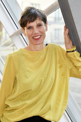 Sandra Prechtel bei der Verleihung des Preises der deutschen Filmkritik 2023 in der Akademie der Künste. Berlin, 19.02.2023
