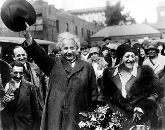 Albert Einstein with wife Elsa in Pasadena, USA, 1931 PASADENA x194x  Copyright: xÄLDRExBILDx ALBERT EINSTEIN