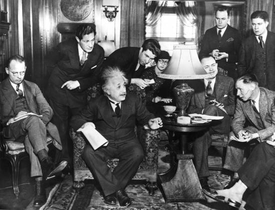 SECRET SCIENCE 30 Professor and Nobel Prize winner in physics, Albert Einstein, entertains a collection of American journalists Einstein emigrated to the United States in 1932 when the persecution of Jews began in Germany In 1934 he was stripped of his German citizenship because of his Jewish heritage PRINCETOWN UNITED STATES PB KOD 194 x194x  Copyright: xPressensxBildx ALBERT EINSTEIN