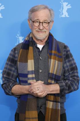 Steven Spielberg beim Photocall zur Verleihung des Goldenen Ehrenbären auf der Berlinale 2023 73. Internationale Filmfestspiele Berlin im Hotel Grand Hyatt. Berlin, 21.02.2023