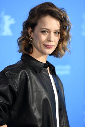 Paula Beer beim Photocall zum Kinofilm Roter Himmel auf der Berlinale 2023 73. Internationale Filmfestspiele Berlin im Hotel Grand Hyatt. Berlin, 22.02.2023