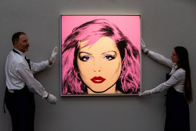 Bilder des Jahres 2023, Entertainment 02 Februar Entertainment Themen der Woche KW08 Entertainment Bilder des Tages February 22, 2023, London, England, United Kingdom: Andy Warhol s Bubblegum Pink Portrait of Pop Icon Debbie Harry, est. Ã‚Â£4-6 million, is seen ahead of Sotheby s Auctions of Modern & Contemporary Art in London. London United Kingdom - ZUMAs262 20230222_zip_s262_045 Copyright: xTayfunxSalcix
