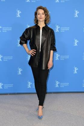 Paula Beer beim Photocall zum Kinofilm Roter Himmel Afire auf der Berlinale 2023 73. Internationale Filmfestspiele Berlin im Hotel Grand Hyatt. Berlin, 22.02.2023