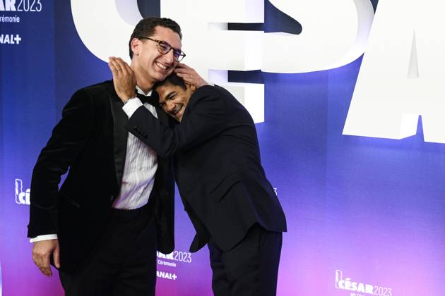 Bilder des Jahres 2023, Entertainment 02 Februar Entertainment Themen der Woche KW08 Entertainment Bilder des Tages Maxime Saada et Jamel Debbouze CELEBRITES : 48e Ceremonie des Cesar - Tapis Rouge - 24 02 2023 JBAutissier Panoramic 