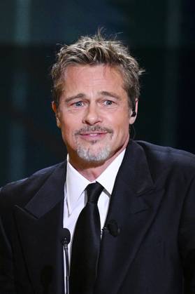 Apparition surprise de Brad Pitt pour remettre le Cesar d Honneur au realisateur David Fincher CELEBRITES : 48e Ceremonie des Cesar - 24 02 2023 JBAutissier Panoramic 