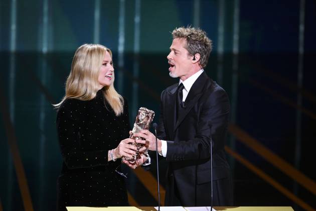 Apparition surprise de Brad Pitt pour remettre le Cesar d Honneur au realisateur David Fincher aux cote de Virginie Efira CELEBRITES : 48e Ceremonie des Cesar - 24 02 2023 JBAutissier Panoramic 